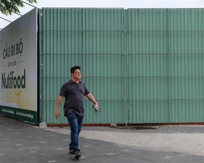 Khi nào tháo rào chắn dọc công viên Bến Bạch Đằng?
