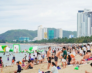 Cách tránh đột quỵ khi tắm biển