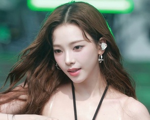 Karina Aespa bị chỉ trích vì 'thảm họa hát nhép' lộ liễu tại Waterbomb