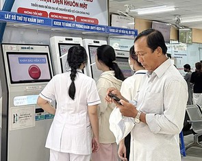 Bảo hiểm trả tiền khám dịch vụ, còn vướng gì?