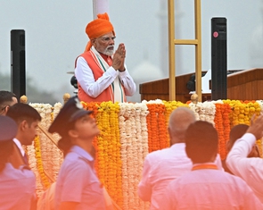 Thủ tướng Modi tuyên bố làm 'bức tường' bảo vệ người dân