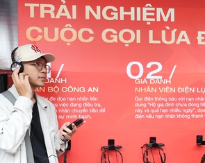 Thú vị với trải nghiệm chữa cháy, 'đối mặt' cuộc gọi lừa đảo, check-in màn hình LED giữa phố đi bộ