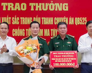 Lãnh đạo Đà Nẵng thưởng nóng 200 triệu đồng cho ban chuyên án phá vụ 300kg ma túy