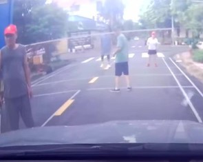 Xác minh clip nhóm người chặn đường, giăng lưới đánh cầu lông ở khu dân cư Văn Minh