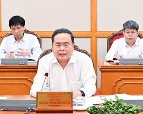 Bộ Chính trị làm việc với Ban Thường vụ TP Đà Nẵng, các tỉnh Quảng Ninh, Khánh Hòa, Nghệ An