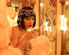 Đĩa than The life of a showgirl của Taylor Swift 'cháy hàng' chớp nhoáng