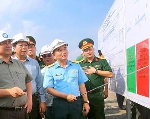 Thủ tướng Phạm Minh Chính kiểm tra tiến độ thi công sân bay Long Thành