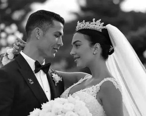 Ảnh cưới của cầu thủ Cristiano Ronaldo và hôn thê lan truyền trên mạng là giả