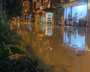 Lũ trên sông Hồng, sông Mã lên nhanh, sẽ vượt báo động 3