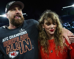 Chính trị gia Mỹ gây sốc vì khuyên Taylor Swift phục tùng chồng, đẻ nhiều con