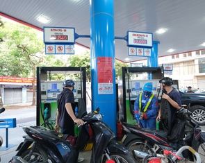 Xăng E5 chỉ bán ra 21% thị phần, vì sao Bộ Công Thương muốn xóa sổ xăng khoáng từ 2026?