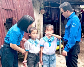 Báo Tuổi Trẻ trích 2 tỉ đồng hỗ trợ người dân, học sinh, sinh viên vùng bão