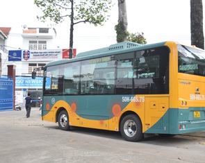 4 tuyến buýt cho học sinh, sinh viên TP.HCM đổi lộ trình: Sinh viên hài lòng, người dân nói tiện