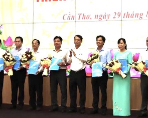 9 phó giám đốc sở ở Cần Thơ được nghỉ hưu trước tuổi, nhận trên 14 tỉ đồng