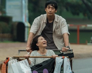 Mang mẹ đi bỏ thu 77 tỉ đồng, lật đổ Conan Movie 28