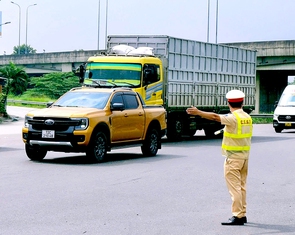 Người dân đi chơi lễ 'dính' kẹt xe trên quốc lộ 51 di chuyển ra sao?