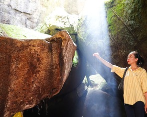 Khách mê chụp ảnh cánh đồng thốt nốt và các hang động độc đáo ở An Giang