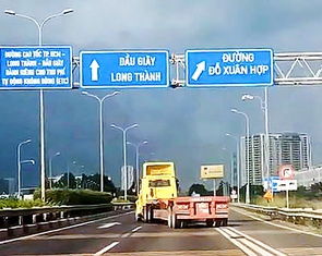 Xác minh clip xe đầu kéo lạng lách, đánh võng trên cao tốc TP.HCM - Long Thành - Dầu Giây