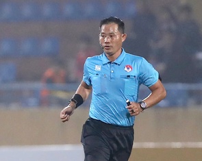 Khắc nghiệt suất trọng tài bắt chính V-League