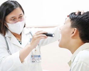 Bệnh hô hấp, tiêu hóa 'rình rập' học sinh đầu năm học mới