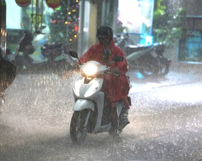 Thời tiết hôm nay 12-9: Bắc Bộ mưa rào, Nam Bộ tăng mưa trên toàn khu vực