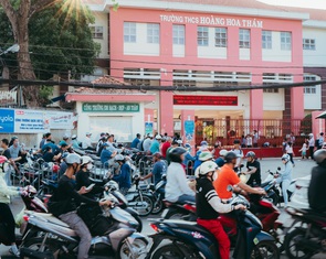 Đề nghị không cho học sinh tan học trước 16h30: Chỉ phù hợp khối phụ huynh công sở?