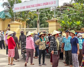 Tạm dừng sáp nhập trường sau khi phụ huynh cho con nghỉ học phản đối