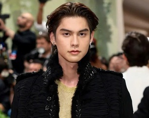 Sao Thái Lan Bright Vachirawit giúp Burberry bội thu triệu đô