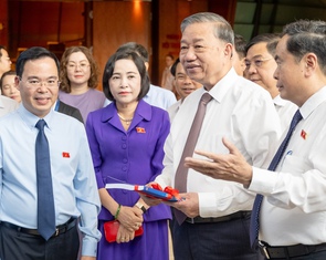 Tổng Bí thư Tô Lâm, Thủ tướng Phạm Minh Chính dự hội nghị chuyên đề Bình dân học vụ số - Quốc hội số