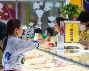 Chính phủ yêu cầu đánh thuế thu nhập cá nhân với giao dịch mua bán vàng để hạn chế đầu cơ