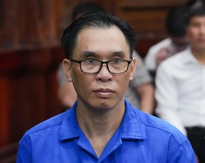 Đại gia Đinh Trường Chinh và 2 cựu lãnh đạo Vinafood II hầu tòa trong vụ bán đất 'vàng' công sản