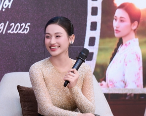 Ca sĩ Việt Nam xinh đẹp hát tiếng Trung viral trên TikTok, hát hay từ dân gian đến thính phòng