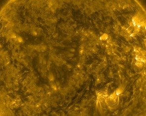 Mặt trời bất ngờ ‘tỉnh giấc’, NASA báo động nguy cơ bão vũ trụ tấn công Trái đất