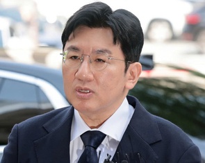 Ông chủ BTS Bang Si Hyuk bị thẩm vấn 14 tiếng với cáo buộc thao túng cổ phiếu