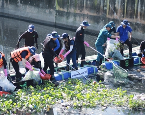 Ra mắt công trình lắp đặt phao chắn rác, xây dựng phường Bình Hưng Hòa xanh