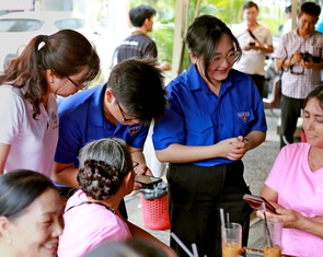 Xã ngoại thành TP.HCM nhân rộng mô hình cà phê sáng hướng dẫn dân làm dịch vụ công trực tuyến