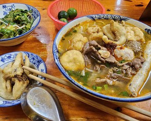 Tạp chí Anh xếp món ăn đường phố Hà Nội ngon thứ 2 châu Á