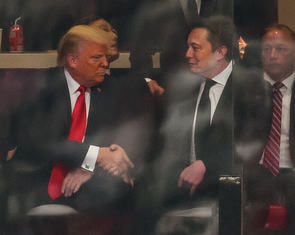 Ông Trump và ông Musk ngồi cạnh nhau sau cuộc 'chia tay' ồn ào