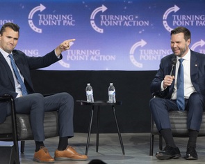 Mất Charlie Kirk, Đảng Cộng hòa nhờ ai thu hút cử tri trẻ?