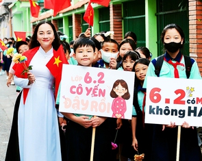 Vụ học sinh quật ngã cô giáo trong lớp: Thầy cô bị 'trói tay'