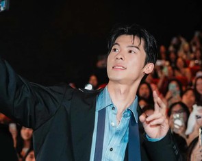 Hứa Quang Hán gây sốt ở Việt Nam vì đẹp trai, tinh tế