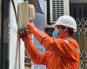 Công tơ đang hoạt động, vì sao điện lực TP.HCM lại thay mới?