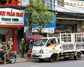 Đường hư, vỉa hè bị lấn chiếm: Người dân TP.HCM phản ánh ở đâu?