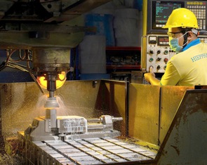 Thử nghiệm tính giá điện hai thành phần cho khách dùng 200.000 kWh/tháng từ tháng 10