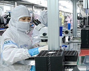 Để tăng trưởng trên 8%: Giữ chân dòng vốn FDI