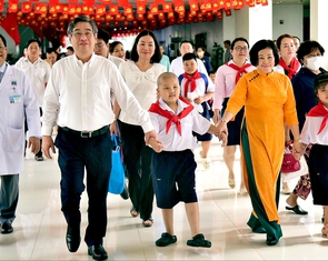 Lễ khai giảng đặc biệt tại Bệnh viện Ung bướu TP.HCM