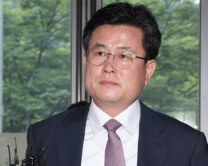 Trợ lý cựu tổng thống Hàn Quốc bị truy tố vì lén đem điện thoại vào nơi ông Yoon Suk Yeol bị giam