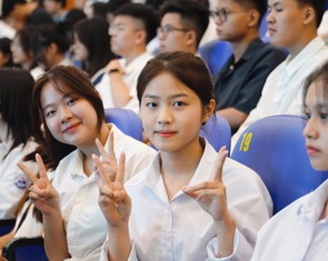 Một trường đại học 'mời gọi' tân sinh viên chuyển sang học vi mạch bán dẫn
