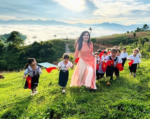 Lễ khai giảng trong trẻo ở điểm trường Tăk Pổ nơi rẻo cao bồng bềnh mây trắng