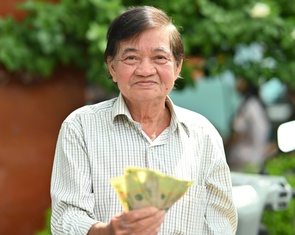 Người tạm trú ở TP.HCM, nhận quà 100.000 đồng ở đâu?